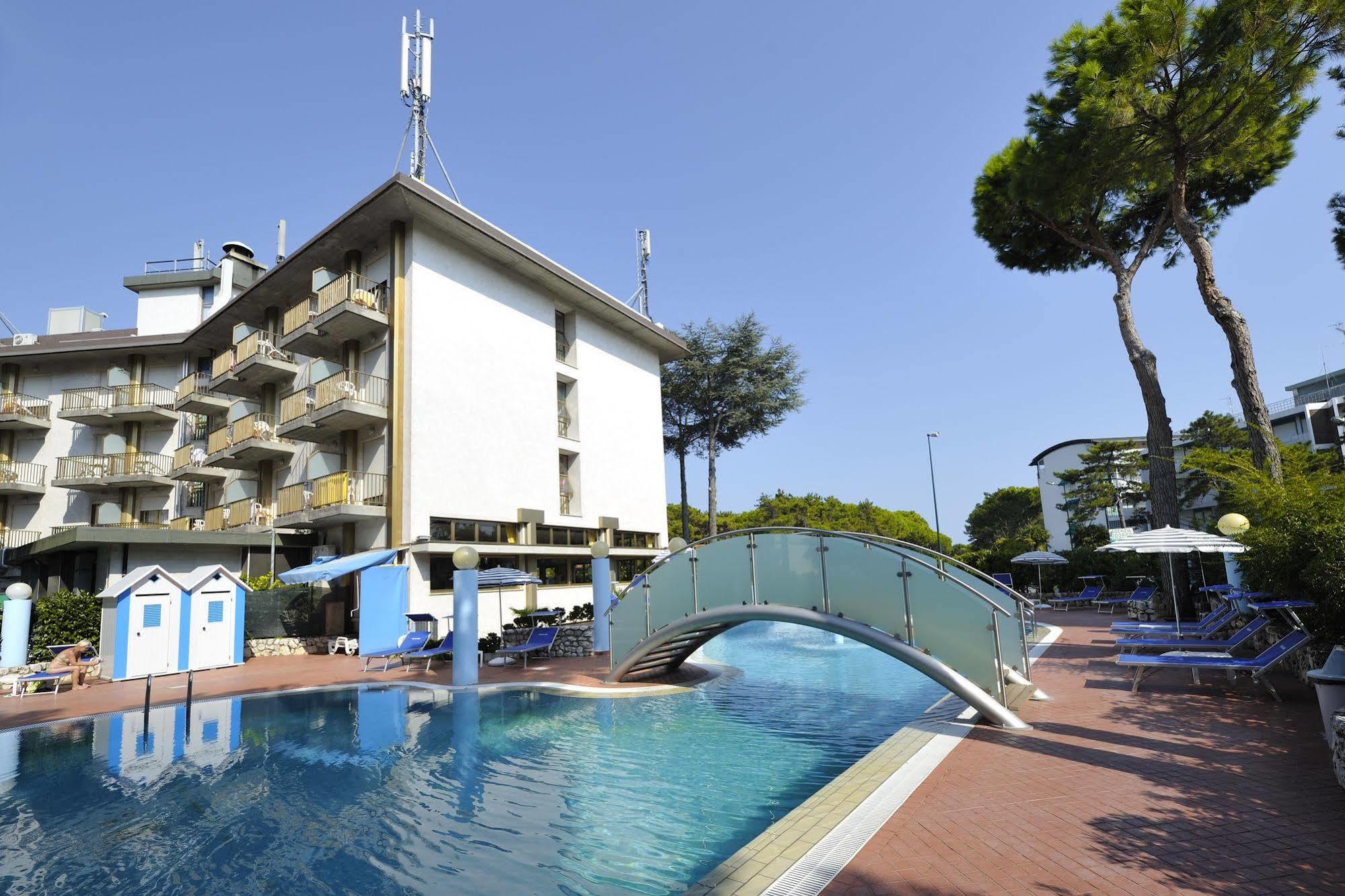 Hotel Vina De Mar Lignano Sabbiadoro Dış mekan fotoğraf