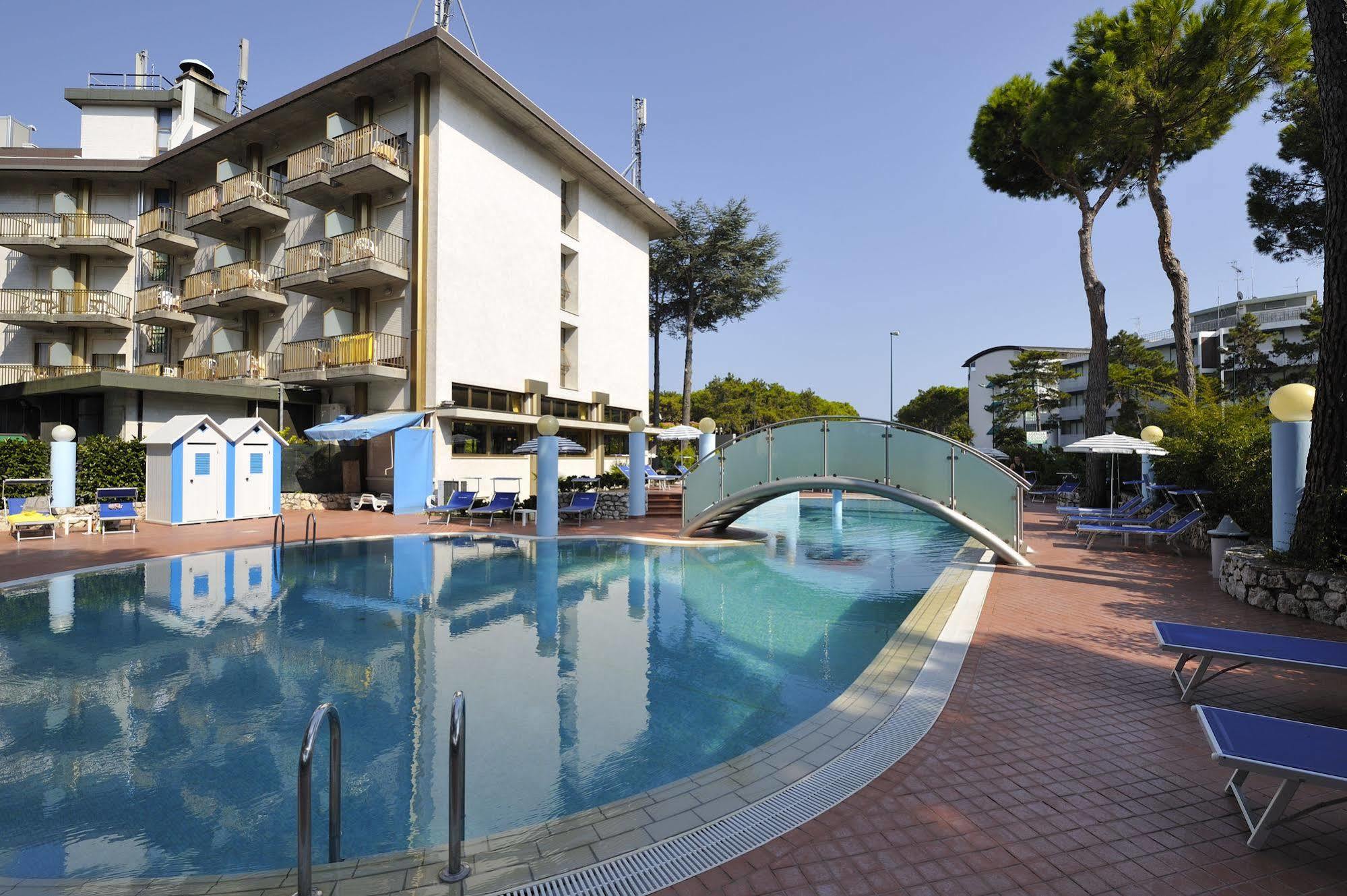 Hotel Vina De Mar Lignano Sabbiadoro Dış mekan fotoğraf